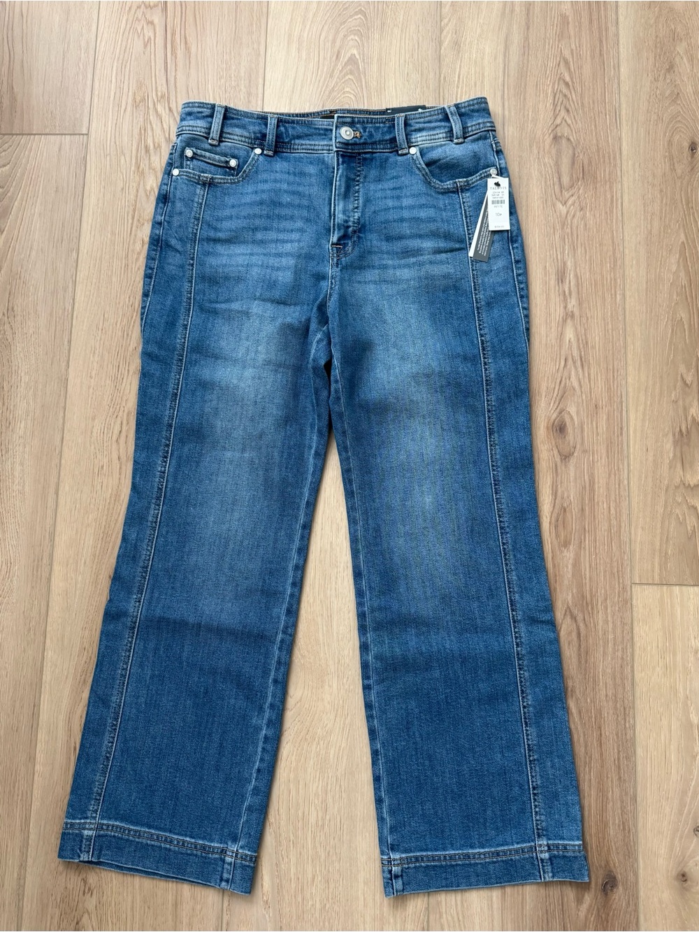 Talbots Women’s Slimming Relaxed Bootcut Jeans 10 Petite Midrise Full Length NWT